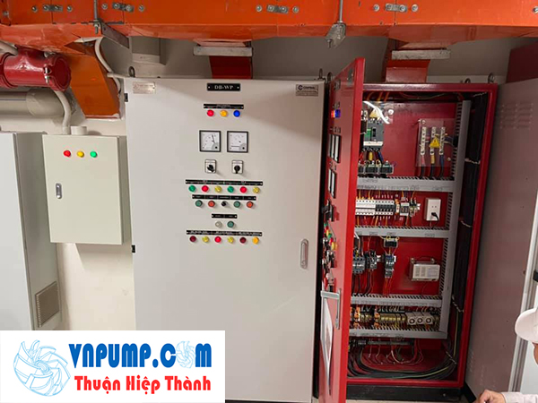 Tủ điện Máy Bơm PCCC Được Công Ty TNHH THUẬN HIỆP THÀNH lắp đặt tại Trung EMASI NAM LONG SÀI GÒN
